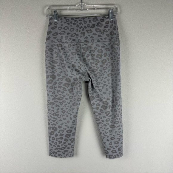 Beyond Yoga Gray Leopard Athletic Athleisure Leggings Size Large - Picture 2 of 5